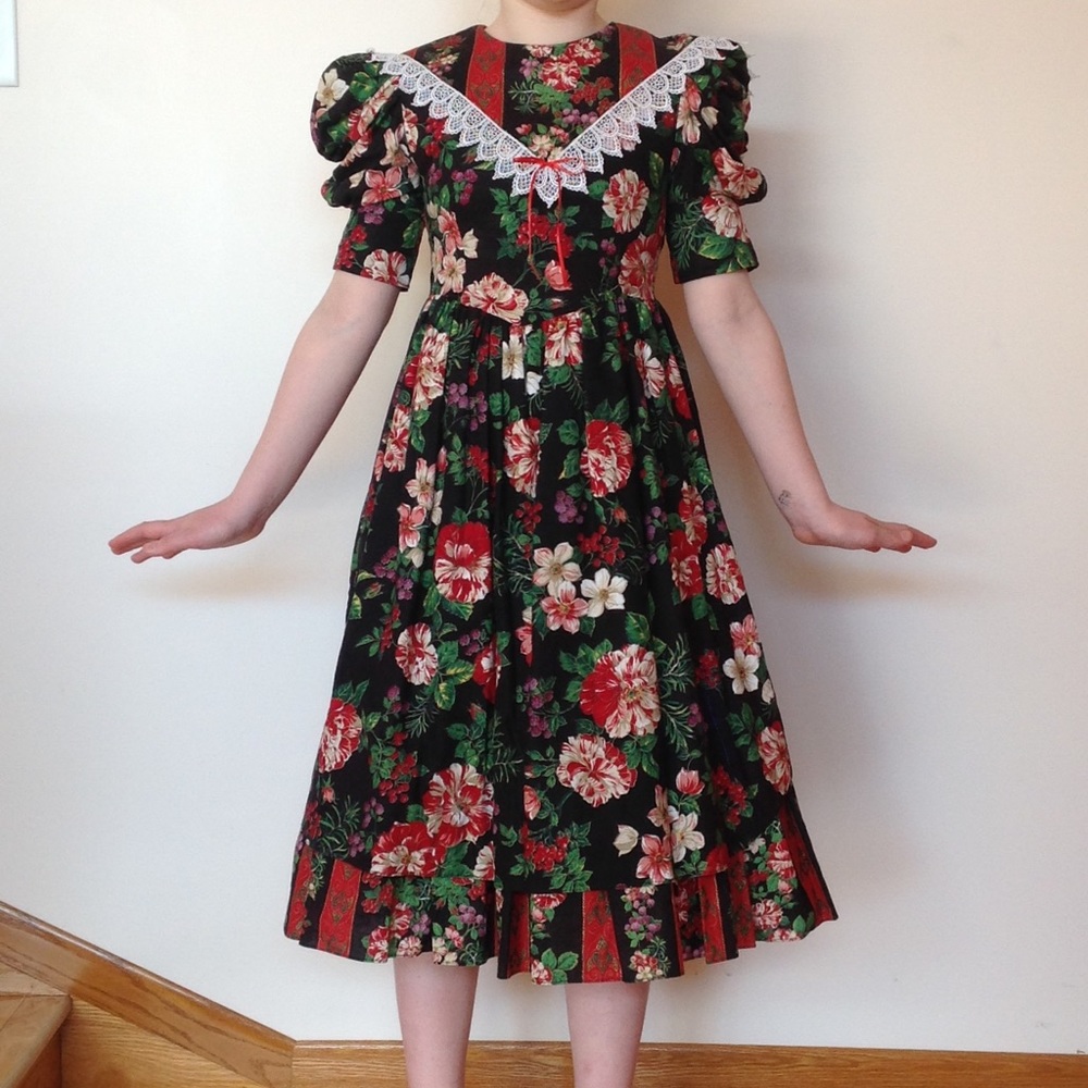 Vintage kids floral dress lace collar EUC